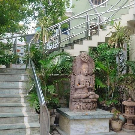 Hotel City Palace Brahmapur Экстерьер фото