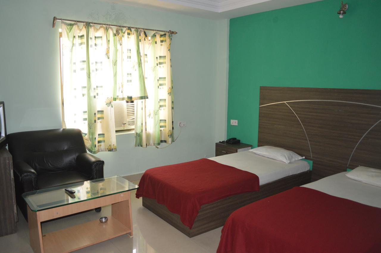 Hotel City Palace Brahmapur Номер фото
